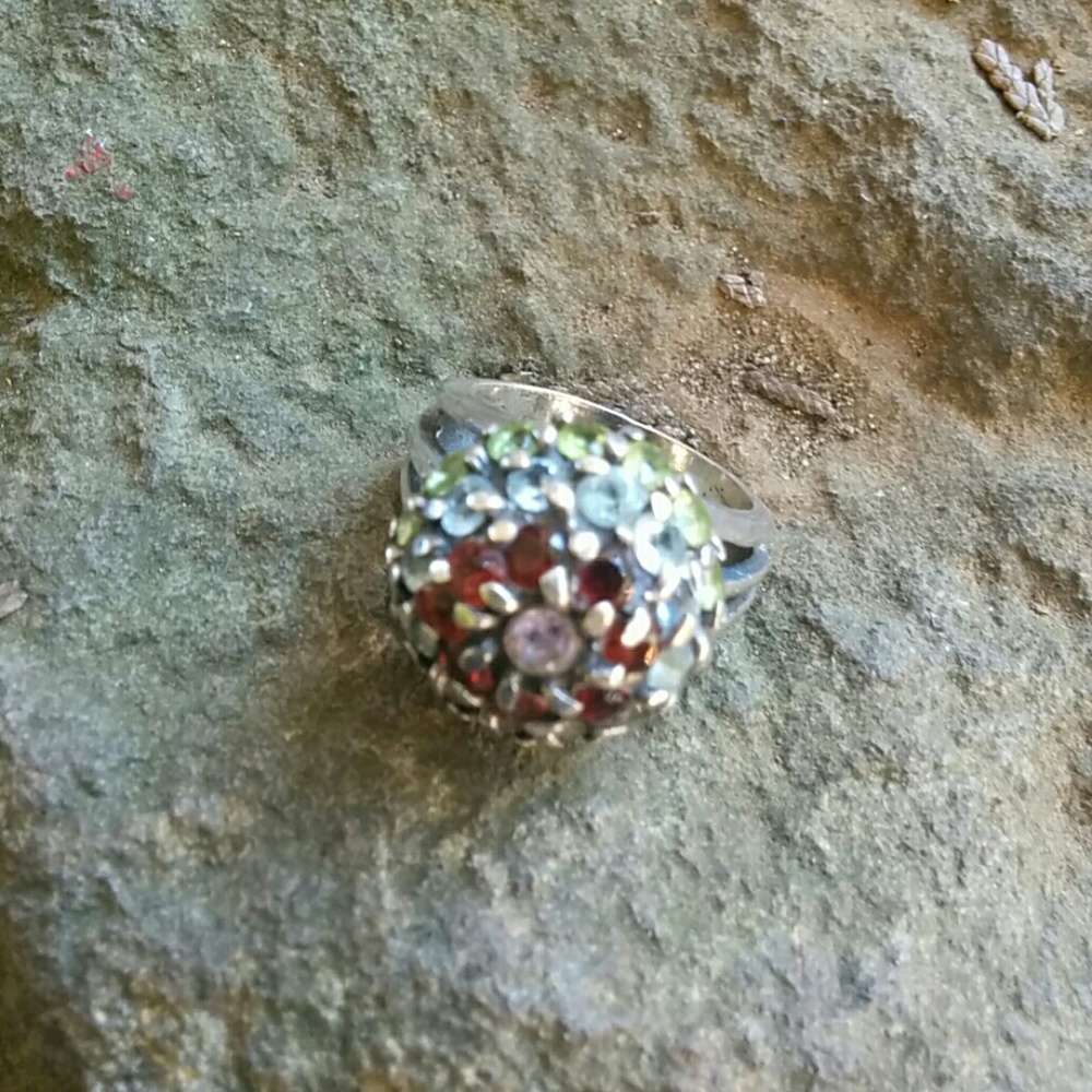Gemstone ring